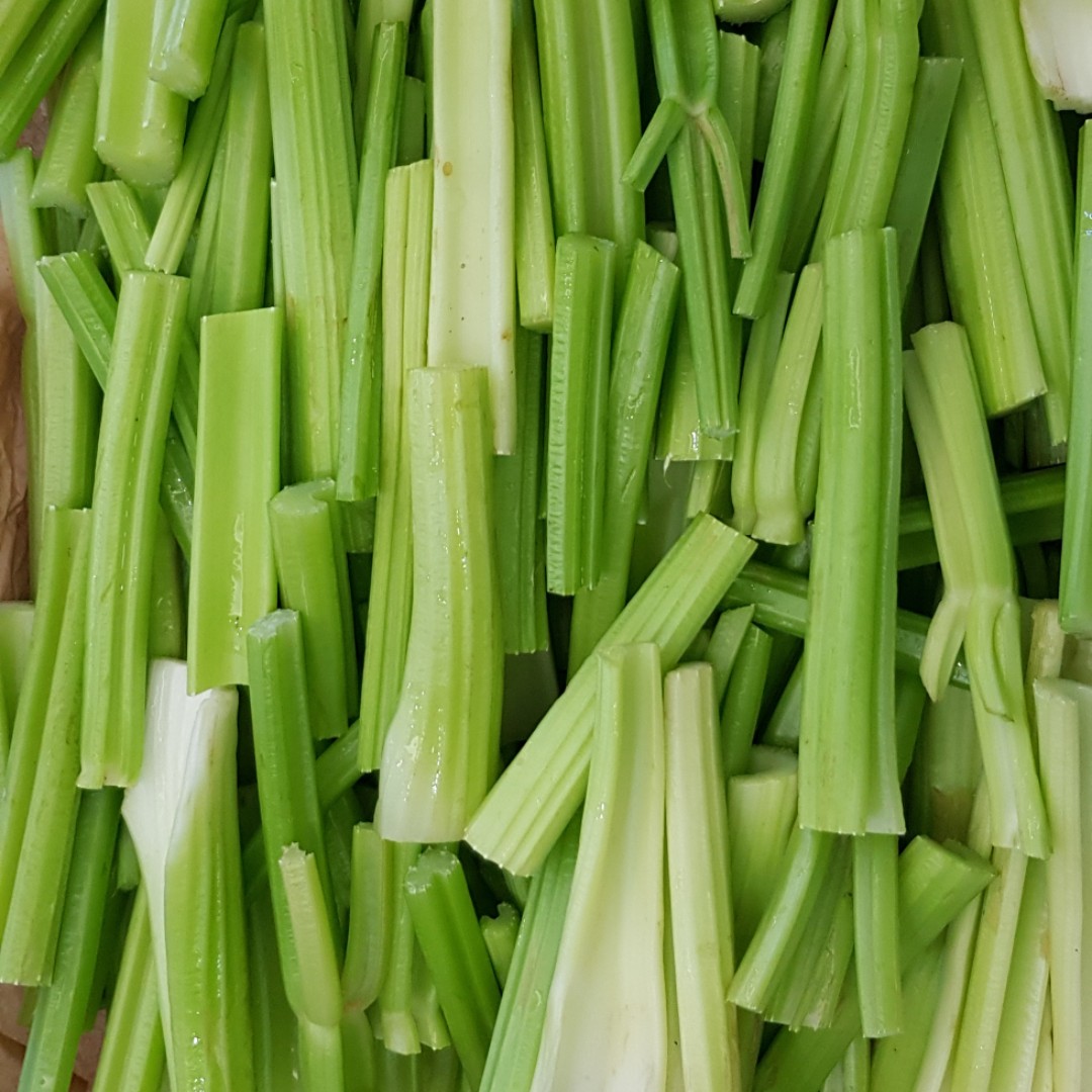 Cọng cần tây (Không lá)